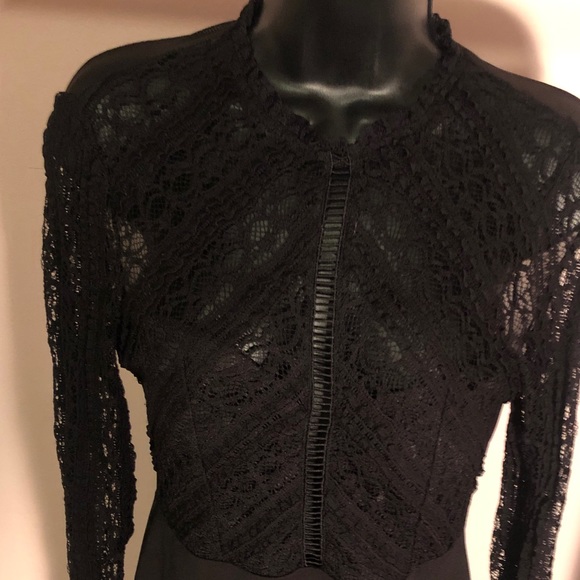 Black long sleeve dress, back is see trough - Picture 7 of 8